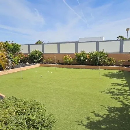 Molly Costa De Antigua